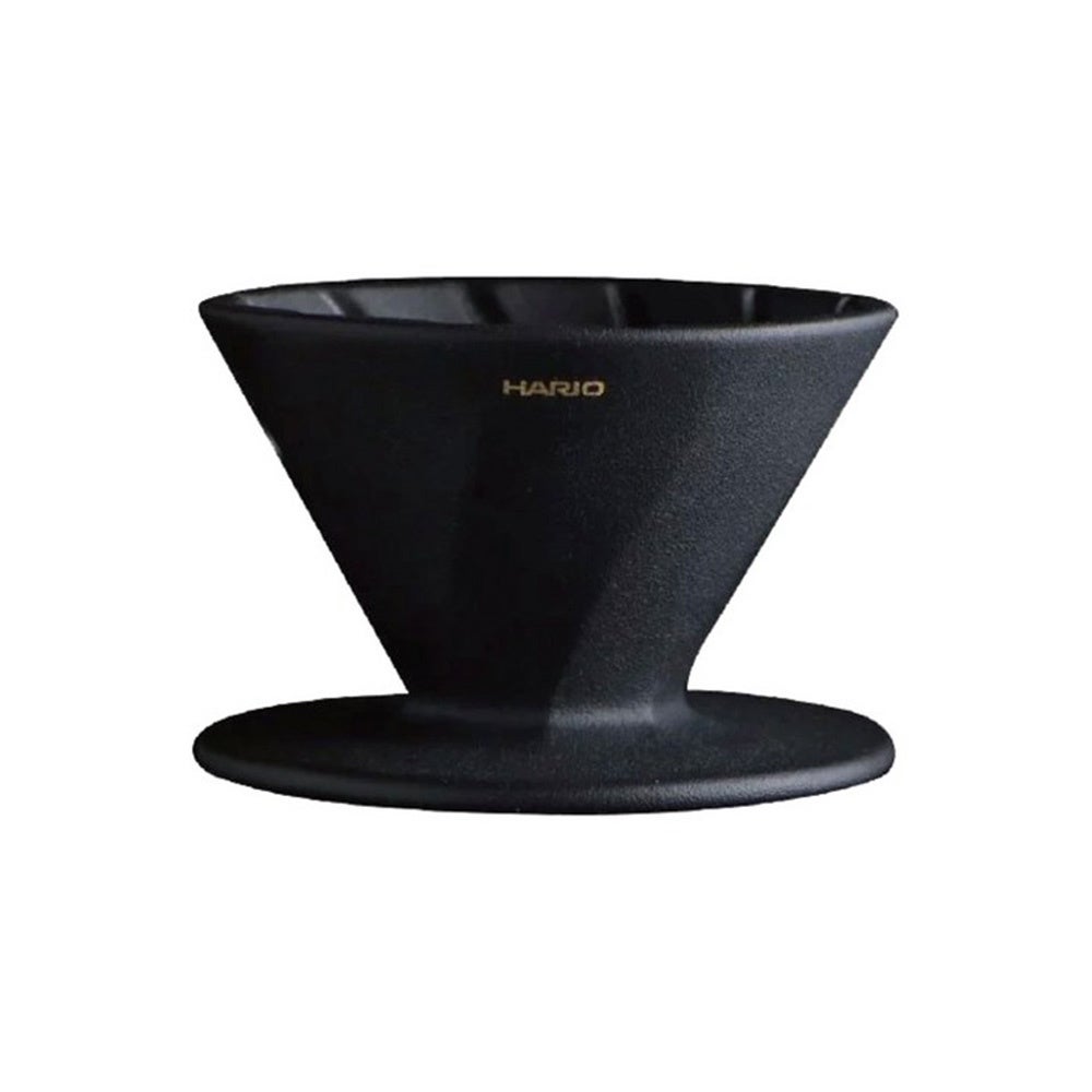 HARIO配布のALPHA DRIPPER CERAMIC商品写真。マットブラックのセラミック製ADC-01-Bで、TRITANではありません。