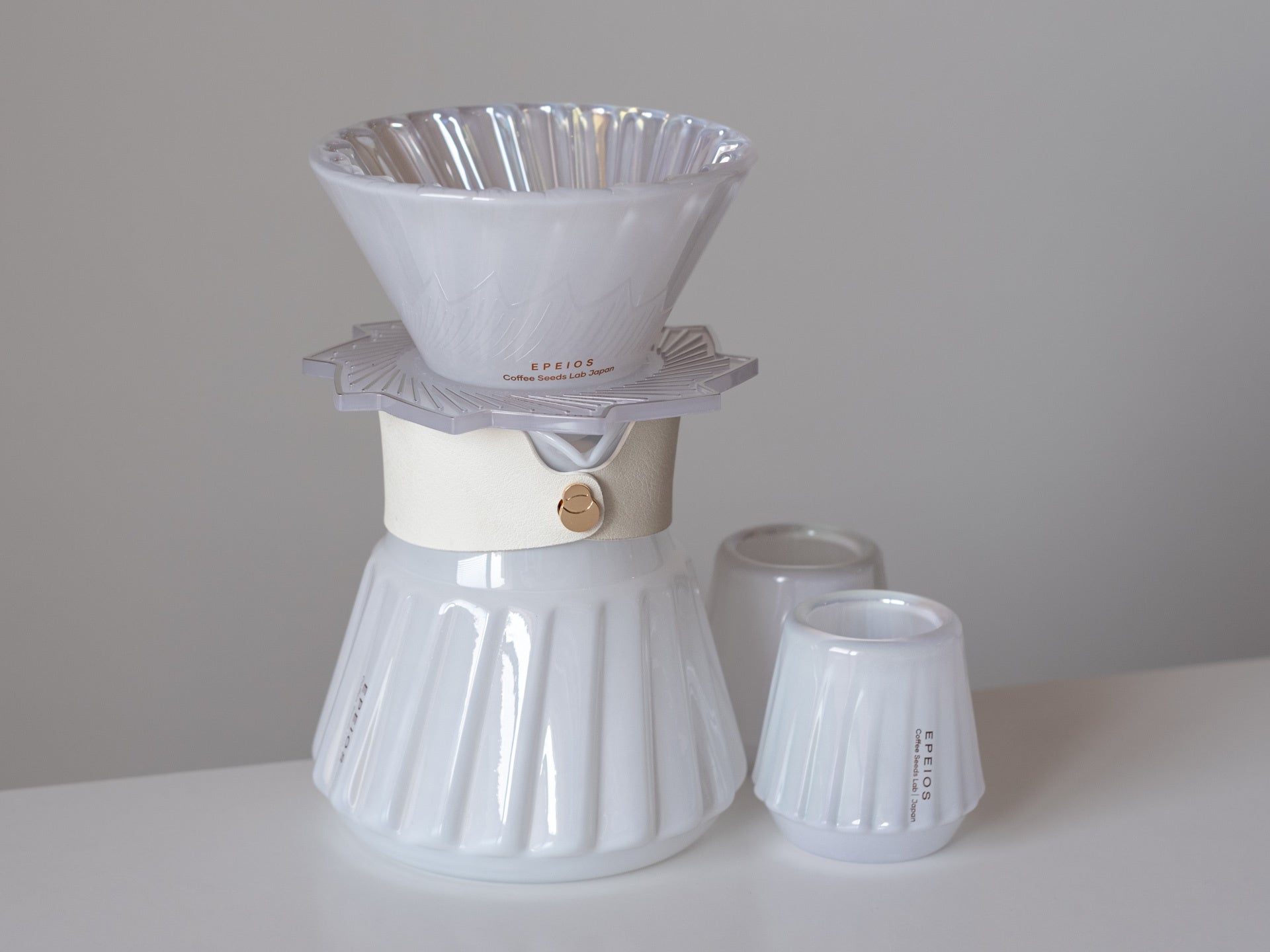 コーヒーテイスティングセット Taste Setのムーンライトホワイト。公式SKUはTS245NDWGL、2026年7月10日発表時の税込想定価格は11,880円です。購入対象はドリッパー1・サーバー1・カップ2のセットです。